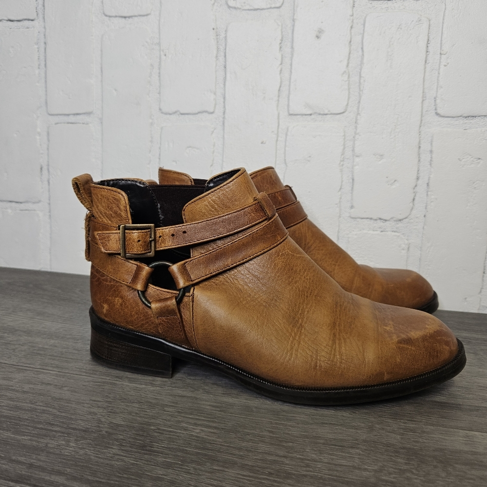 Dorothy Gaynor Leather Bootie